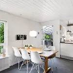 Dom wakacyjny Nicklas - 250m From The Sea By Interhome *