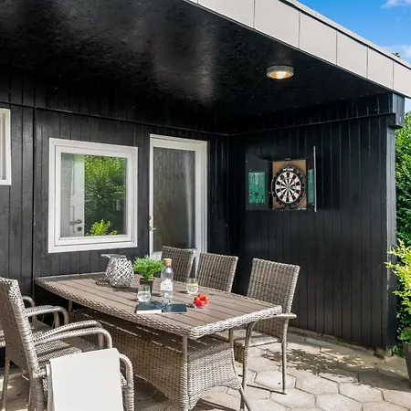 Nicklas - 250m From The Sea By Interhome