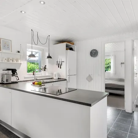 Nicklas - 250m From The Sea By Interhome